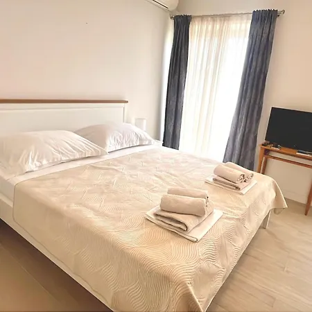 Stunning Minutes From The With Garden Paradise Appartement